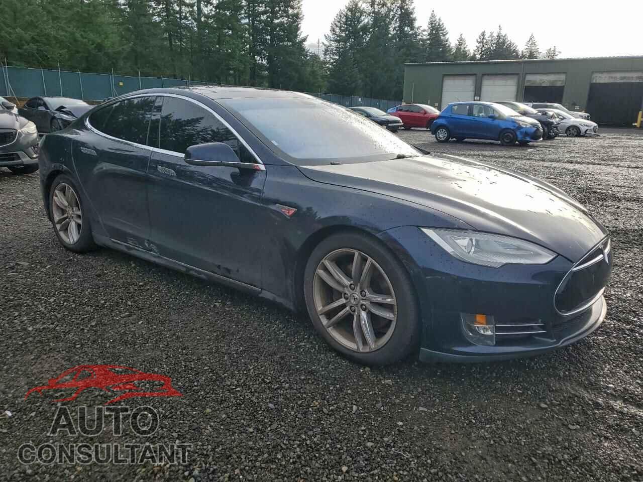 TESLA MODEL S 2013 - 5YJSA1AG7DFP09555