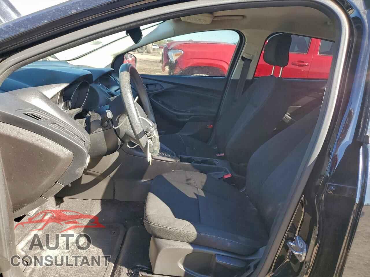 FORD FOCUS 2017 - 1FADP3E20HL316216
