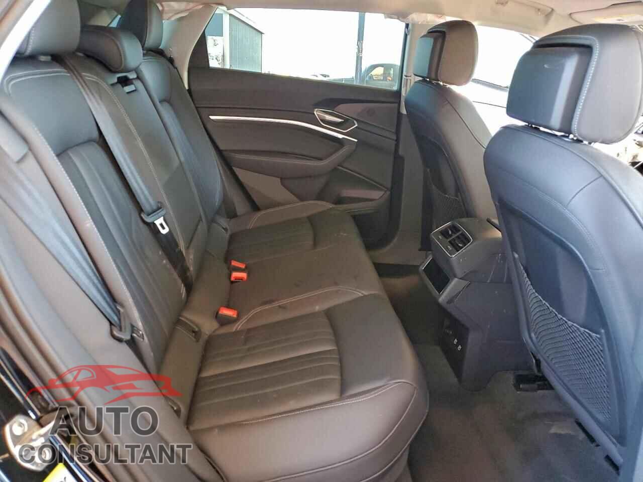 AUDI E-TRON 2021 - WA1AAAGE2MB021557
