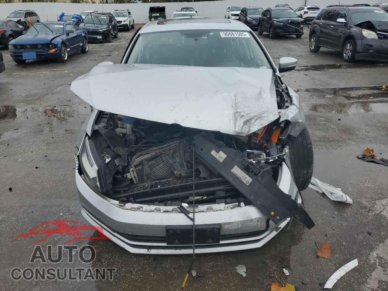 VOLKSWAGEN JETTA 2015 - 3VWD17AJ7FM305478