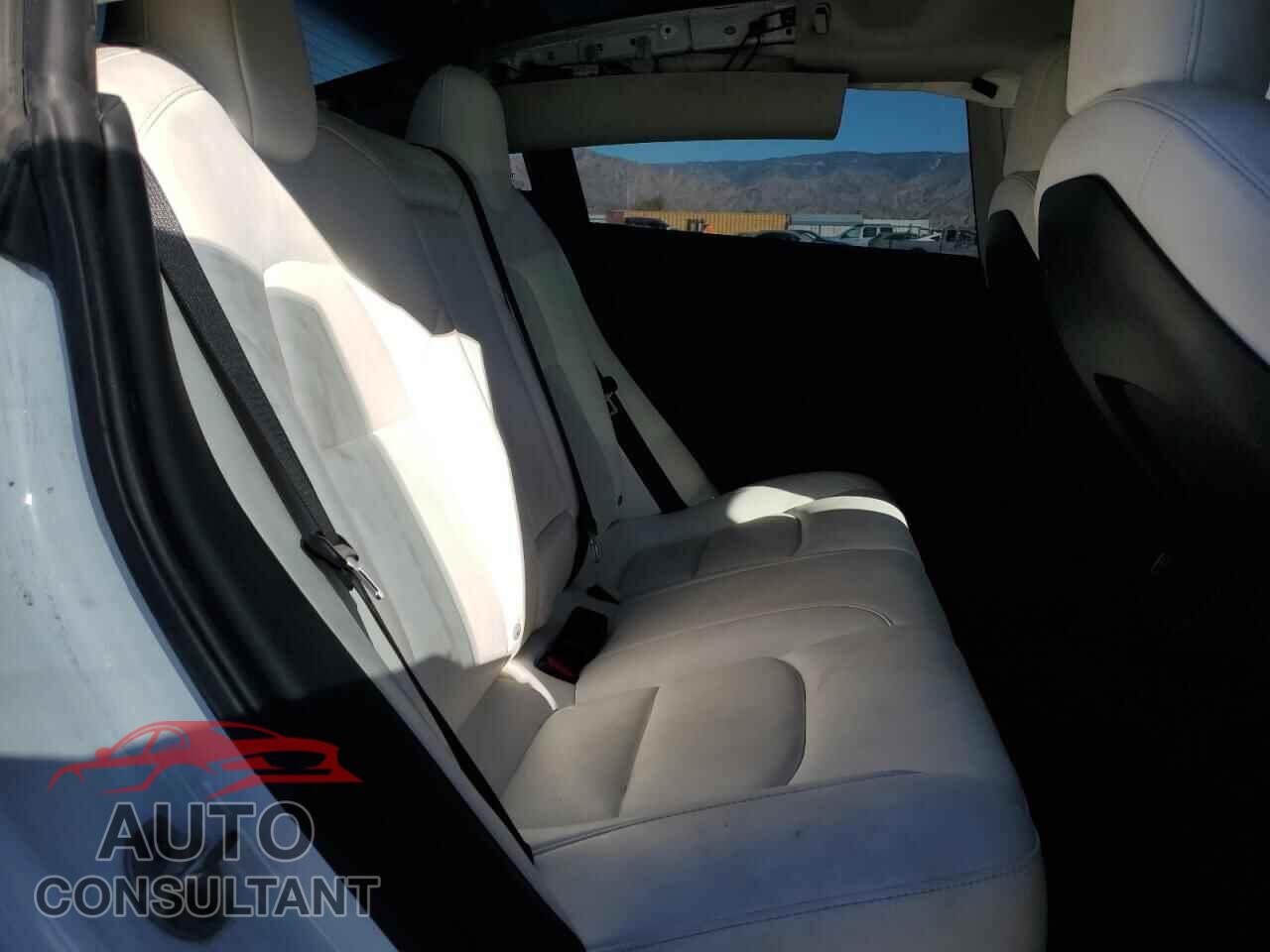 TESLA MODEL 3 2021 - 5YJ3E1EA9MF063840