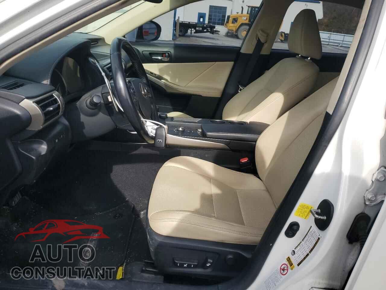 LEXUS IS 2015 - JTHCF1D27F5027624