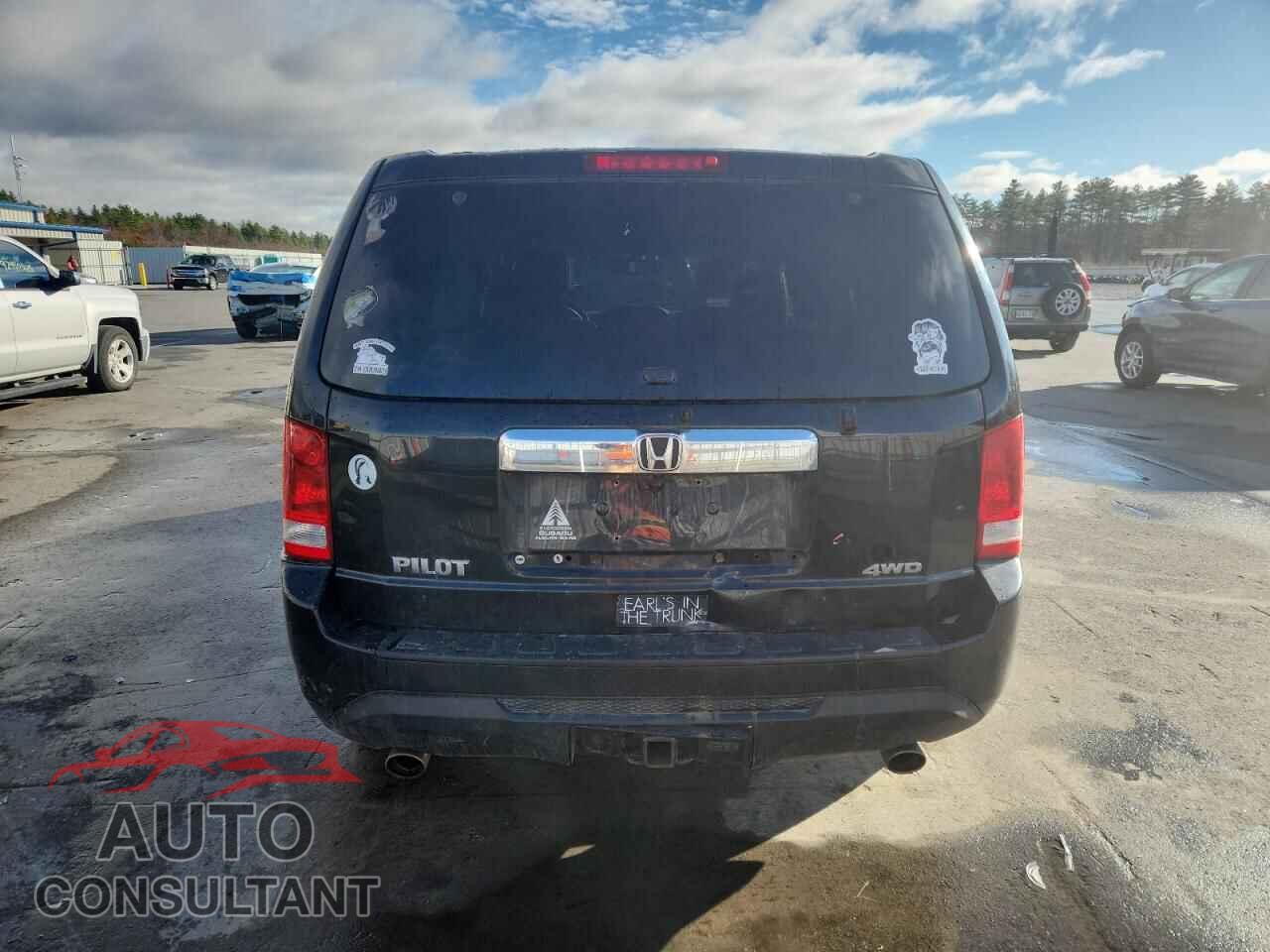 HONDA PILOT 2015 - 5FNYF4H5XFB009775