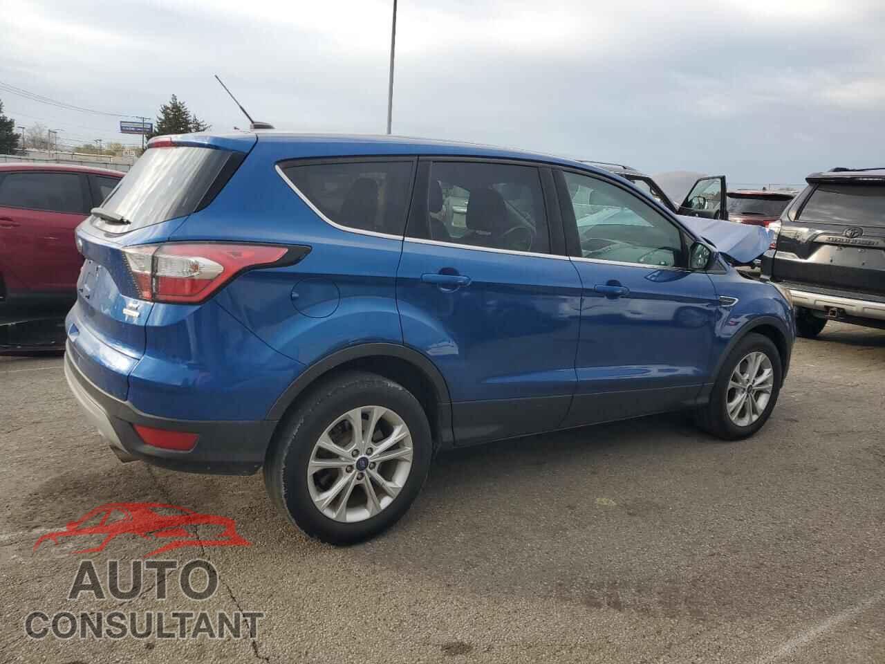 FORD ESCAPE 2017 - 1FMCU0GD7HUC63080