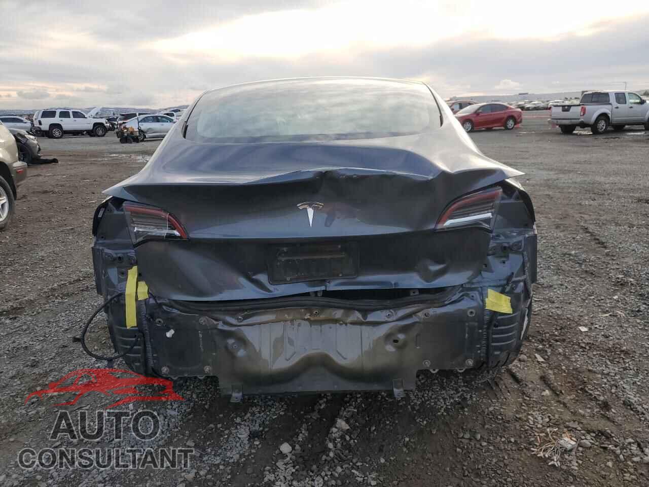 TESLA MODEL 3 2018 - 5YJ3E1EA4JF008529