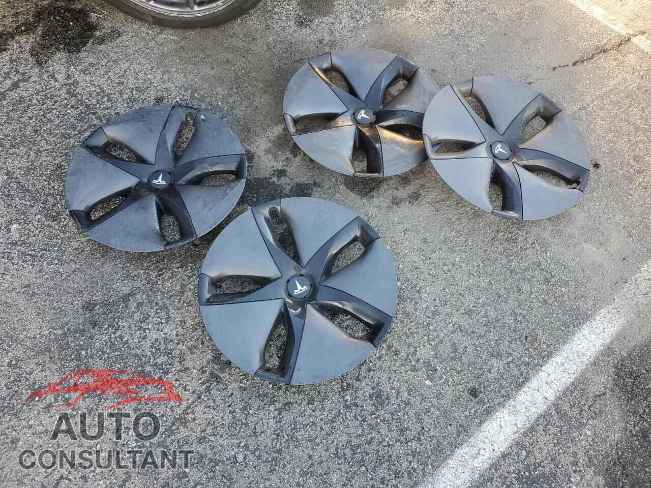 TESLA MODEL 3 2019 - 5YJ3E1EA8KF297979