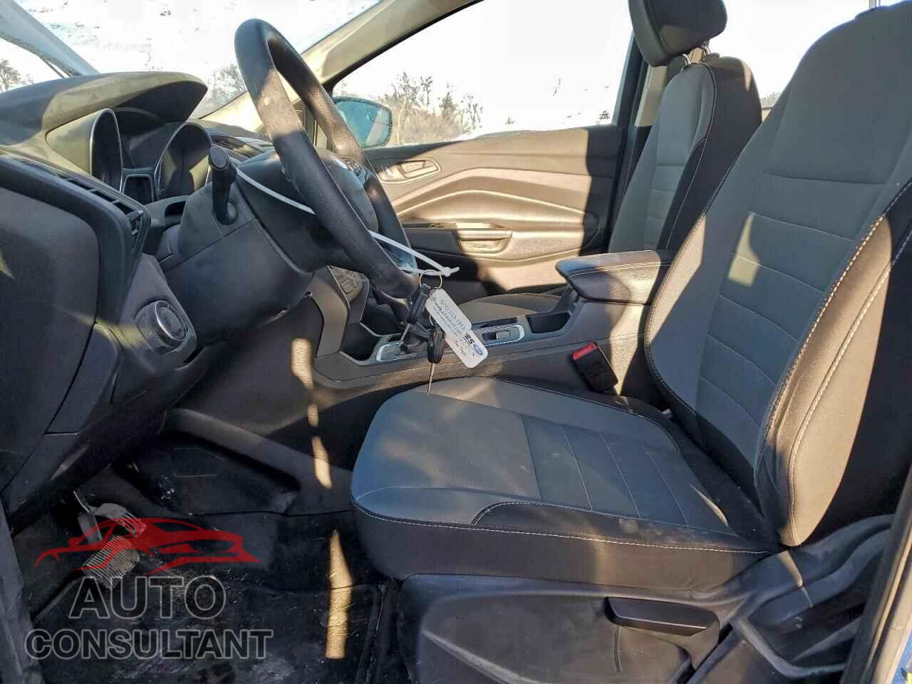 FORD ESCAPE 2017 - 1FMCU0F78HUC88002