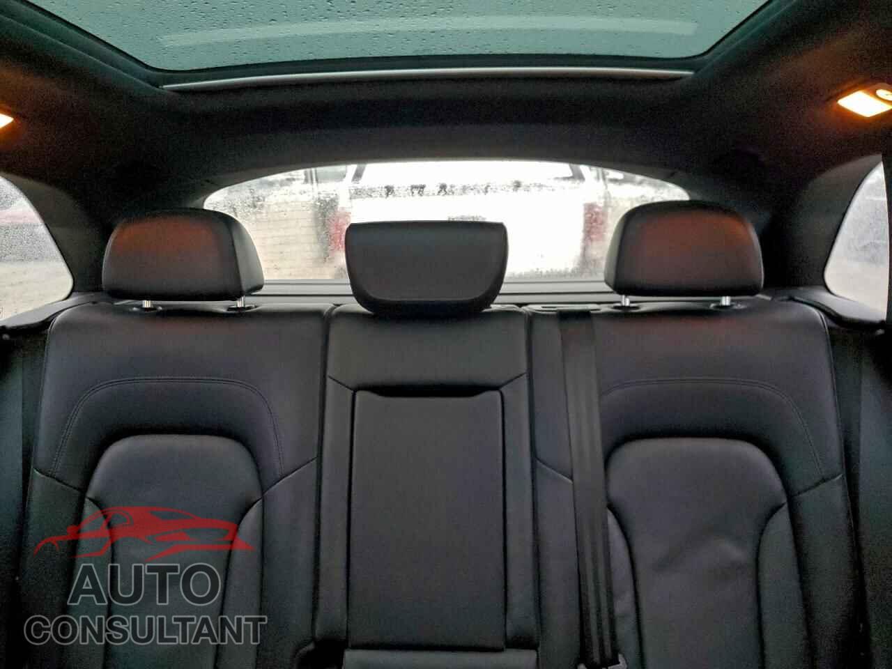 AUDI Q5 2017 - WA1D7AFP8HA055075