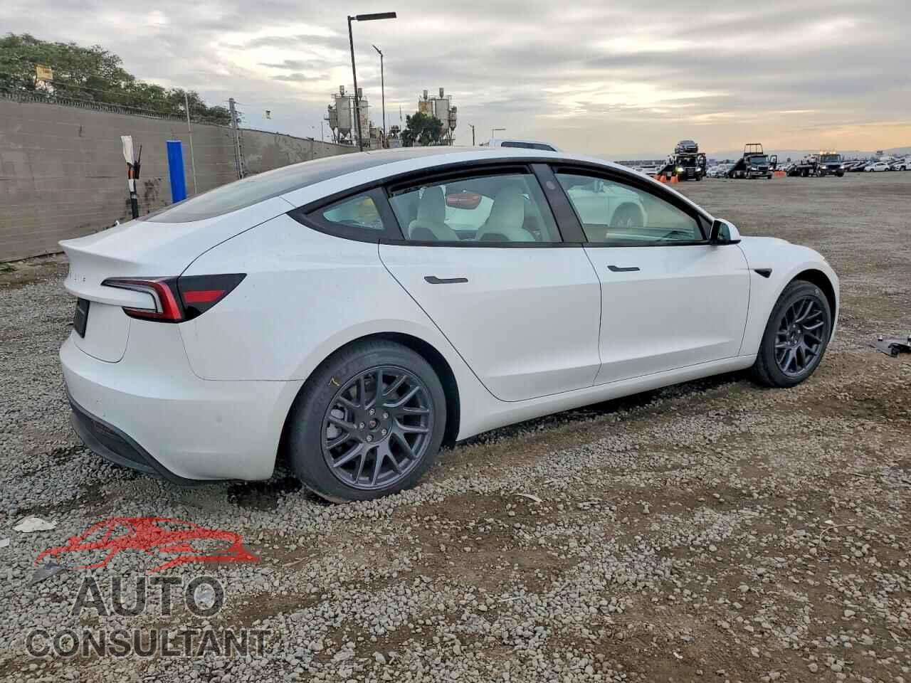TESLA MODEL 3 2025 - 5YJ3E1EA7SF933100