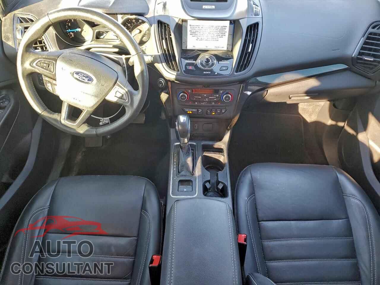 FORD ESCAPE 2018 - 1FMCU9J96JUA67226