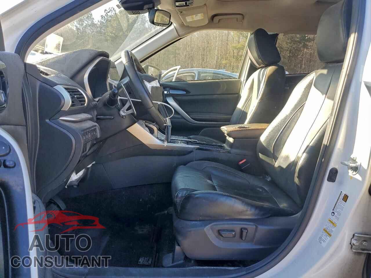 MITSUBISHI ECLIPSE 2018 - JA4AT5AA1JZ042376