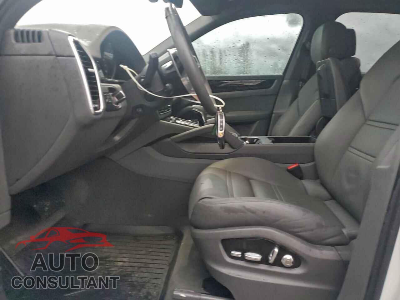 PORSCHE CAYENNE 2021 - WP1AA2AY2MDA05912