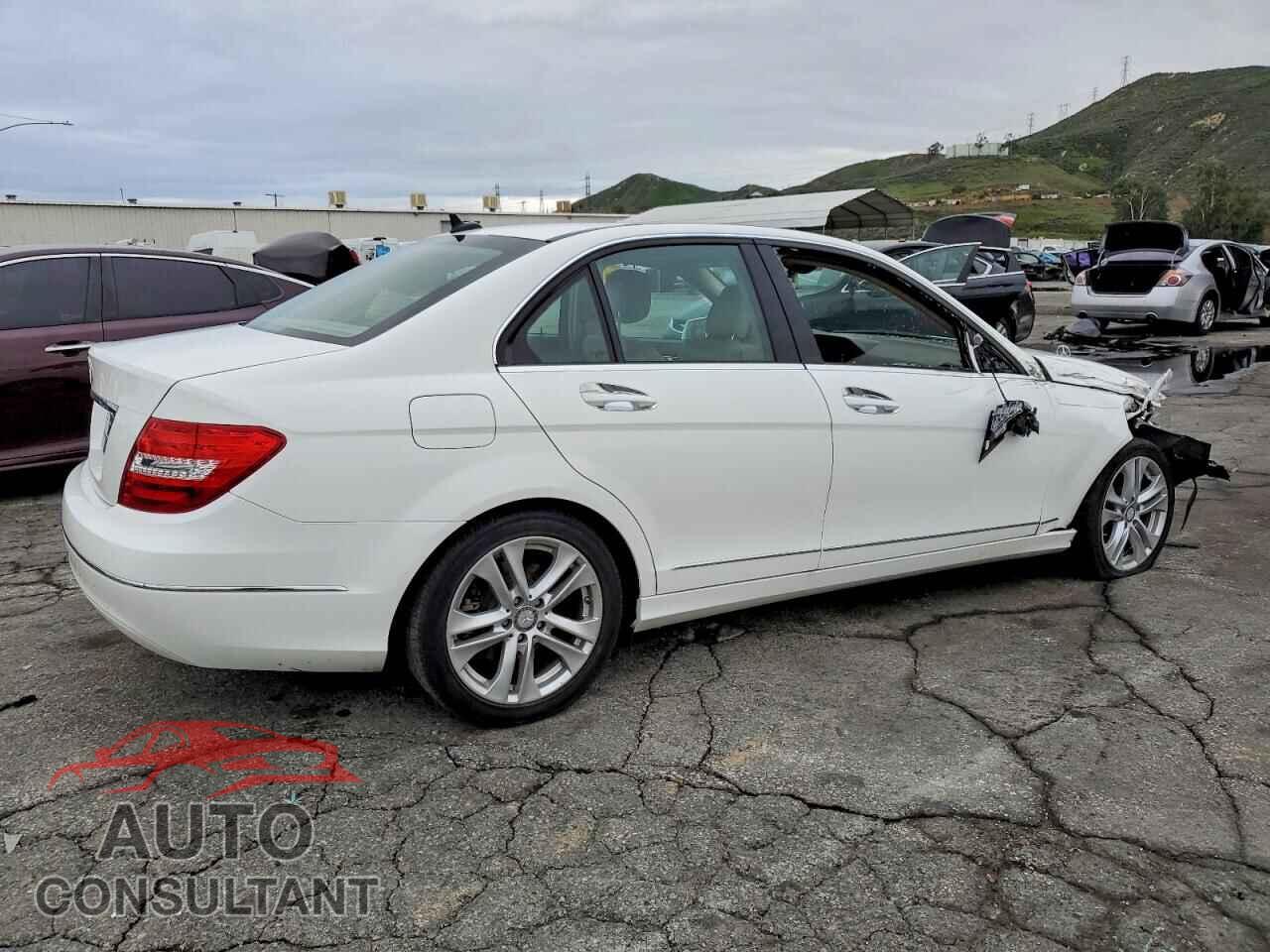 MERCEDES-BENZ C-CLASS 2013 - WDDGF4HB9DF992111