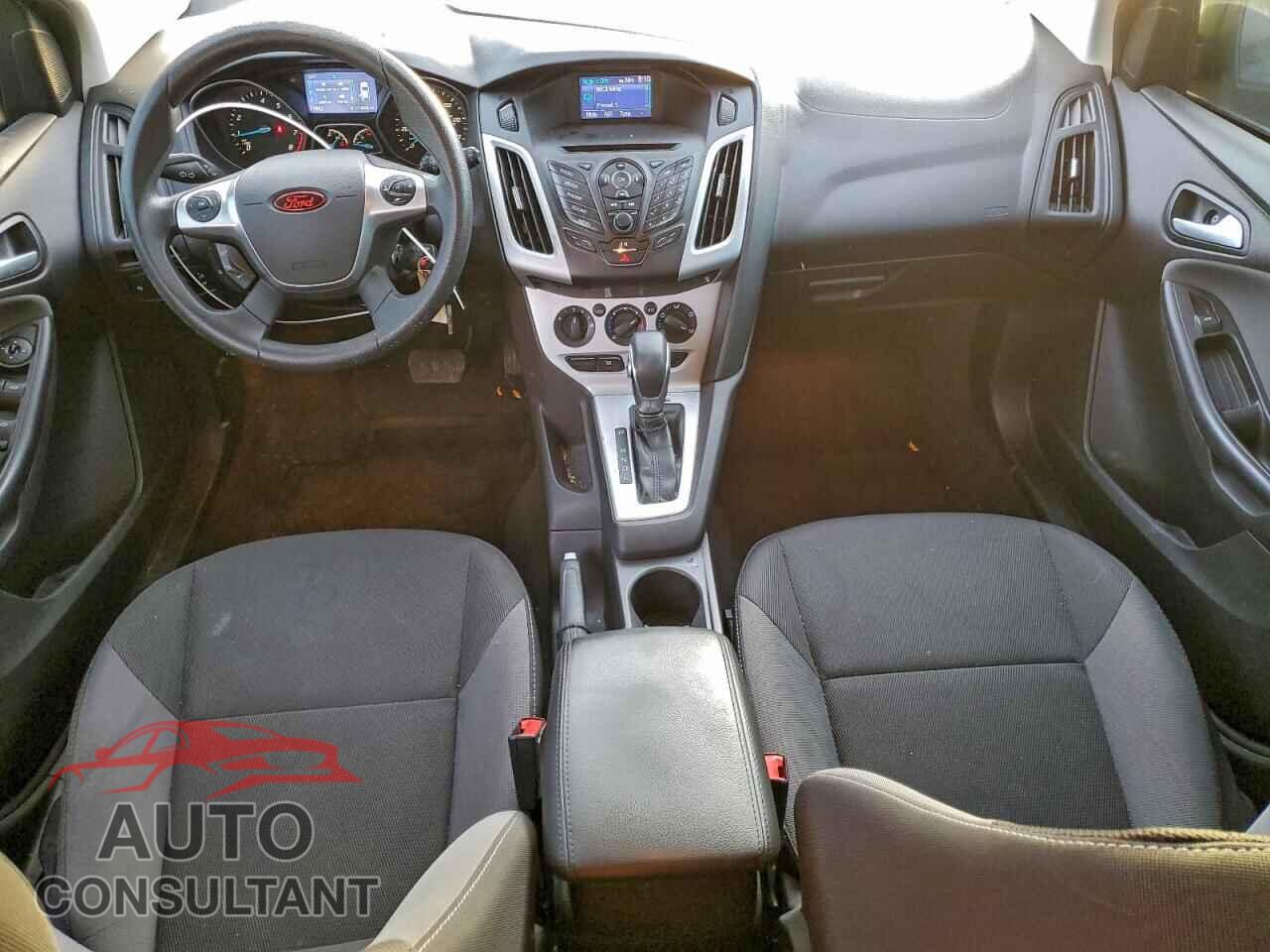 FORD FOCUS 2014 - 1FADP3K2XEL170245