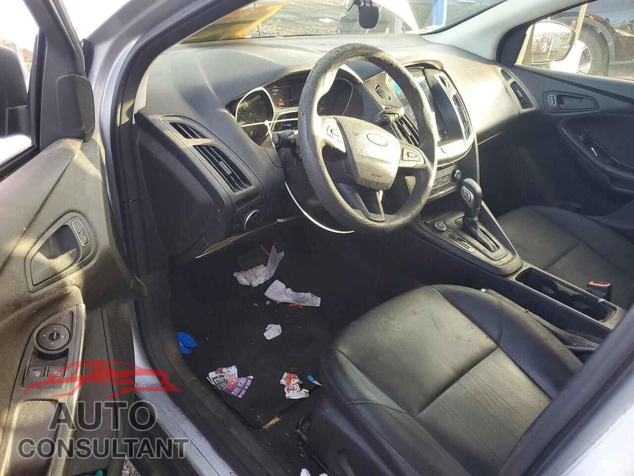 FORD FOCUS 2015 - 1FADP3E21FL358052