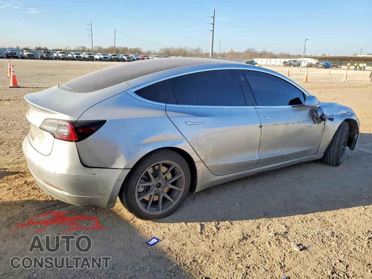 TESLA MODEL 3 2018 - 5YJ3E1EA6JF037417