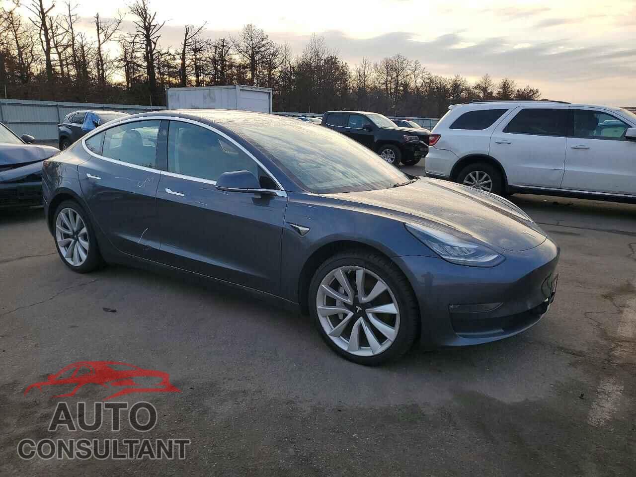 TESLA MODEL S 2018 - 5YJ3E1EB5JF121186