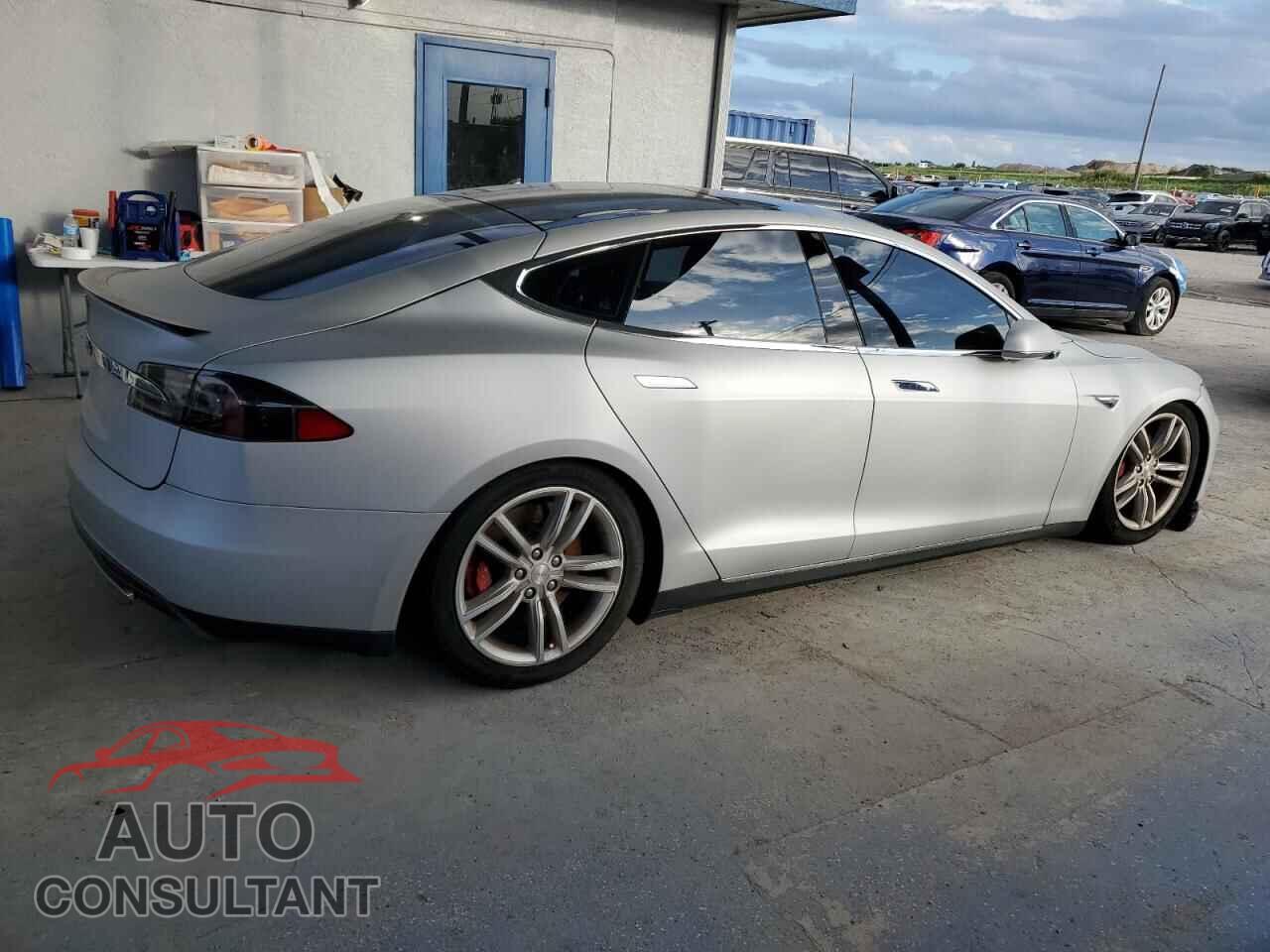 TESLA MODEL S 2015 - 5YJSA4H44FF094060