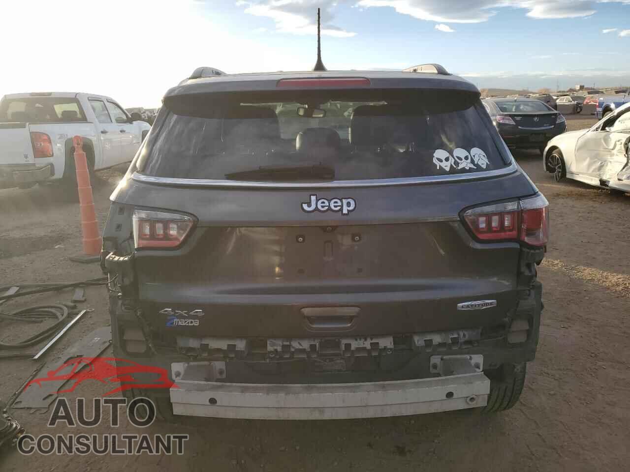 JEEP COMPASS 2019 - 3C4NJDBB8KT818316
