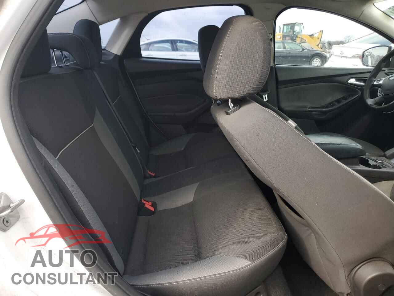 FORD FOCUS 2014 - 1FADP3F27EL194870