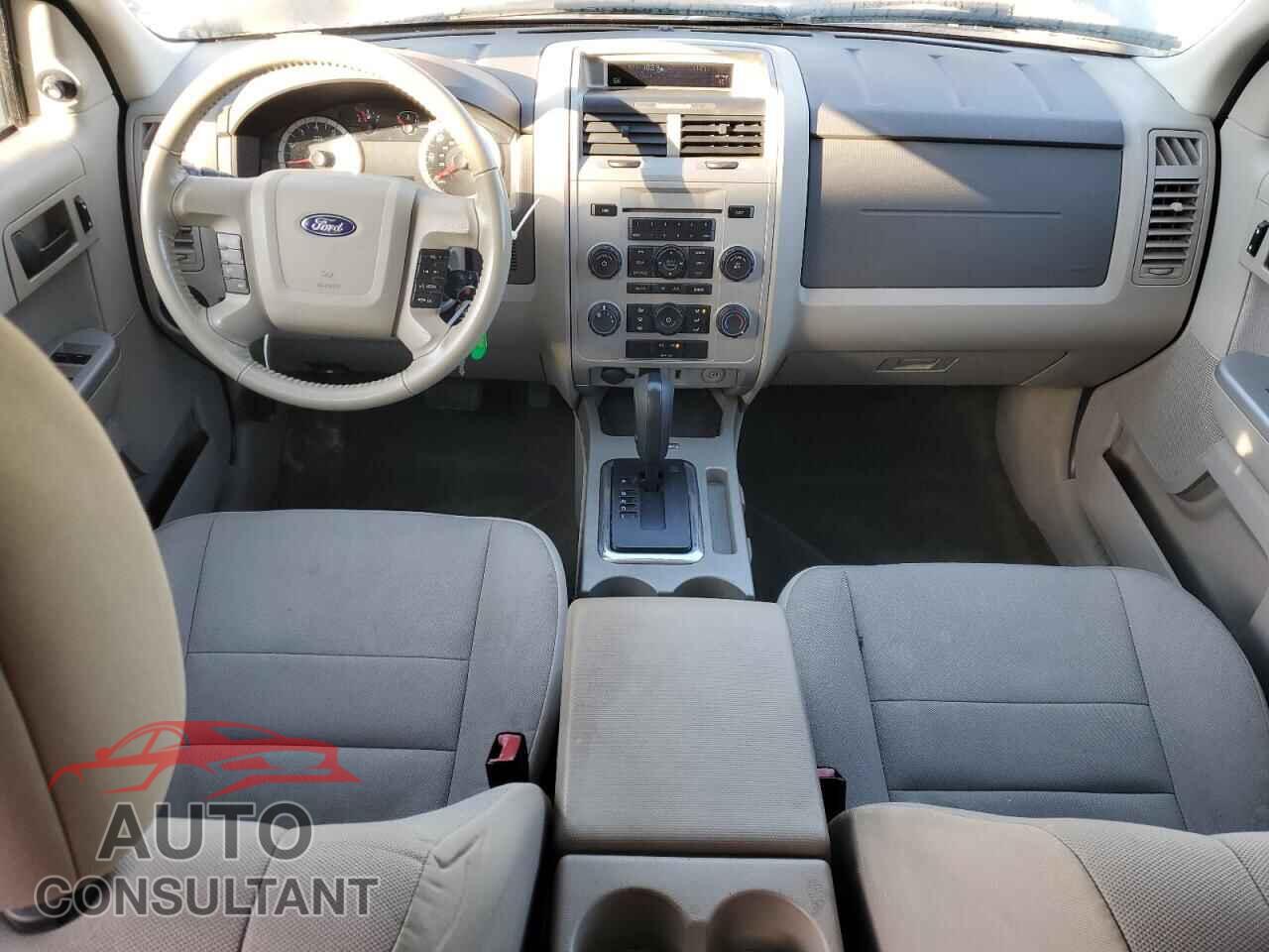 FORD ESCAPE 2010 - 1FMCU9DG3AKD43514