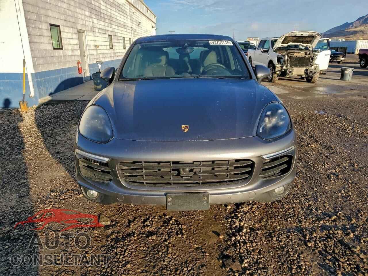 PORSCHE CAYENNE 2017 - WP1AB2A23HLA53617