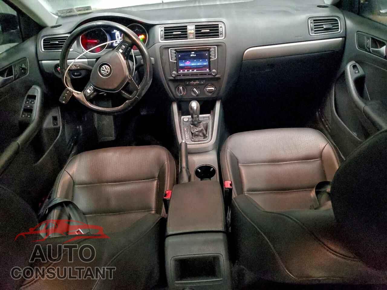VOLKSWAGEN JETTA 2017 - 3VWDB7AJ7HM394081