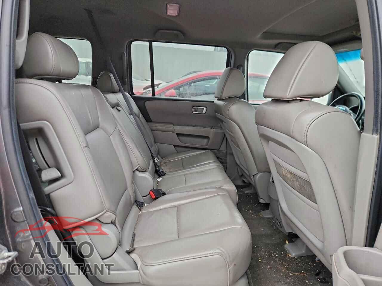 HONDA PILOT 2011 - 5FNYF4H52BB105233