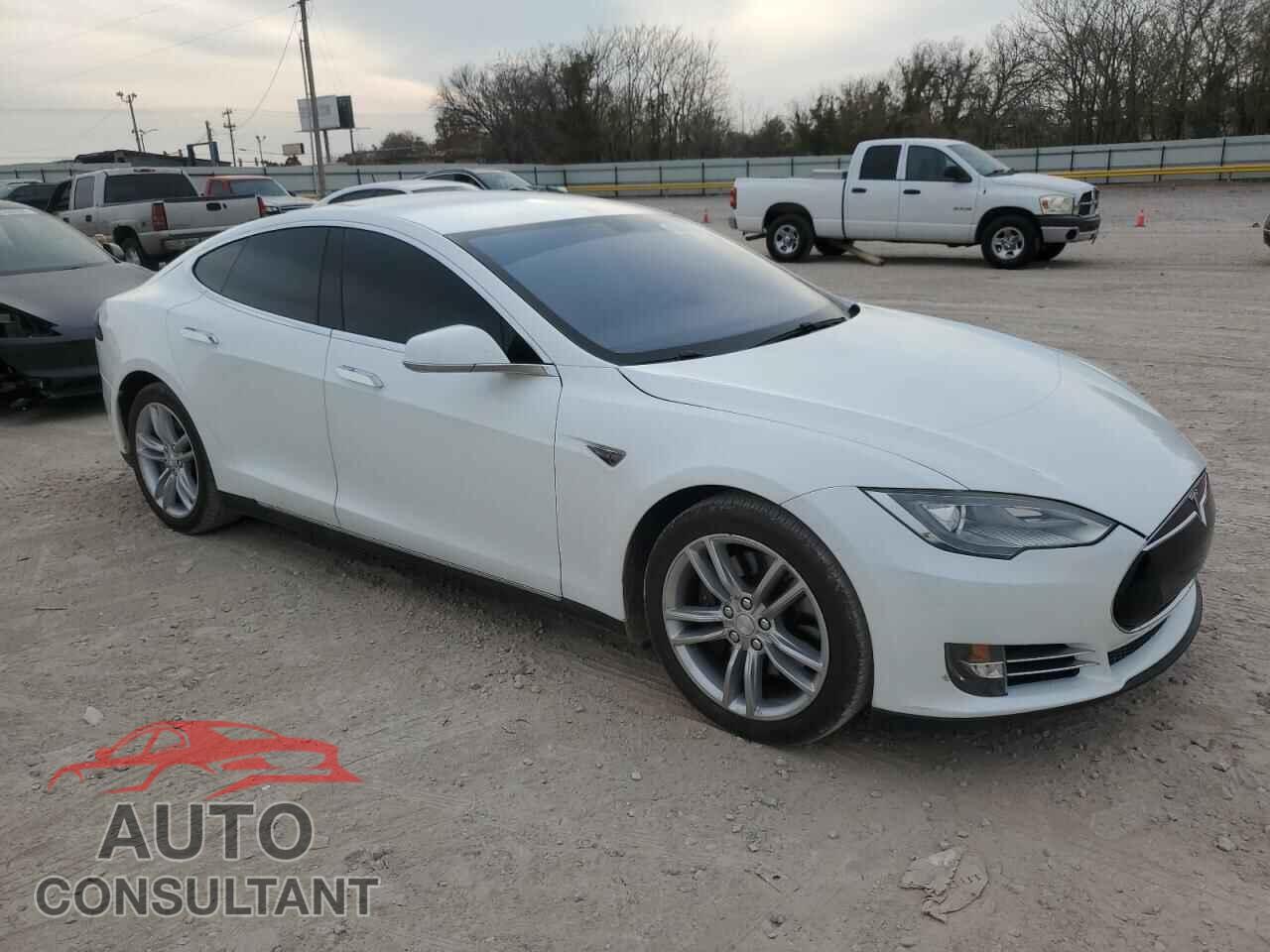 TESLA MODEL S 2013 - 5YJSA1BC2DFP10222