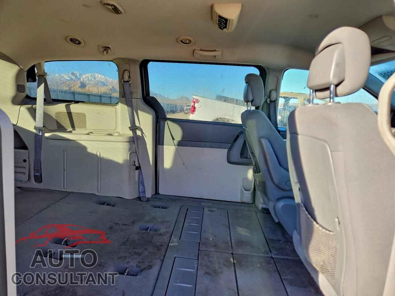 DODGE CARAVAN 2010 - 2D4RN4DE2AR335065