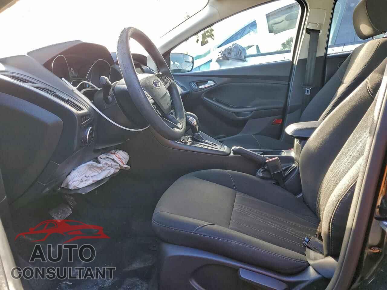 FORD FOCUS 2017 - 1FADP3M20HL327380