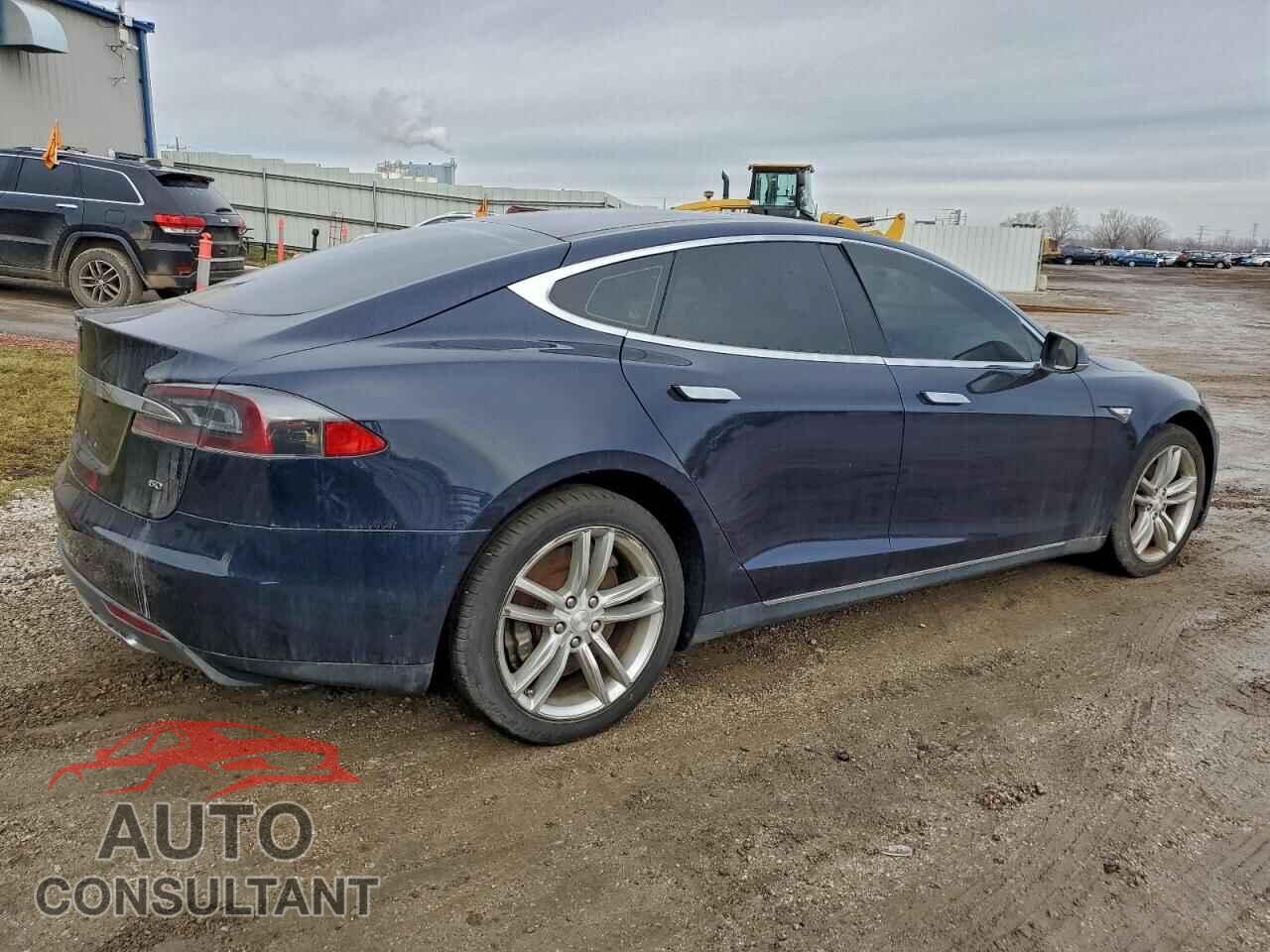 TESLA MODEL S 2013 - 5YJSA1CG8DFP23610