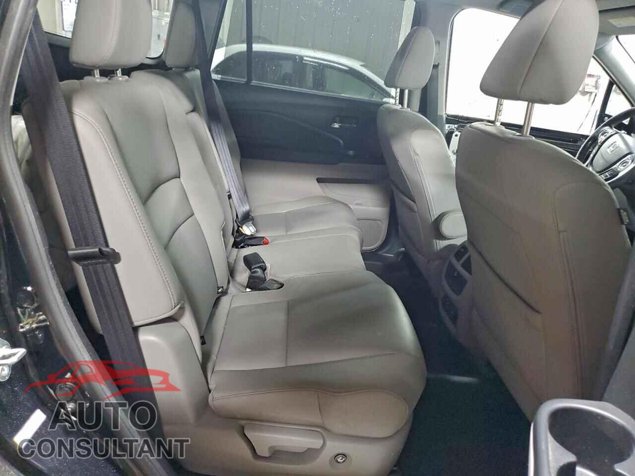 HONDA PILOT 2016 - 5FNYF6H97GB123779