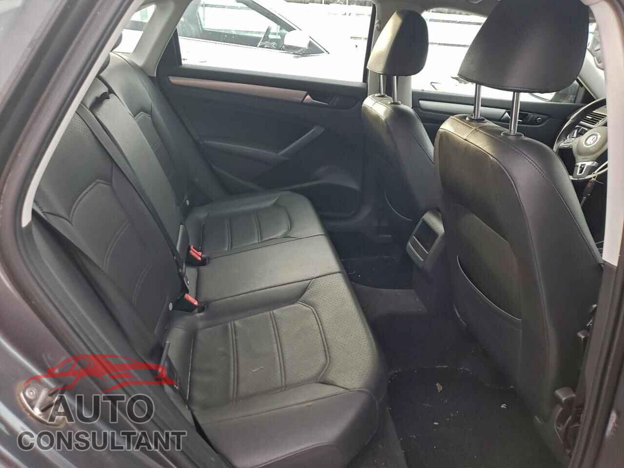 VOLKSWAGEN PASSAT 2014 - 1VWAT7A30EC025013