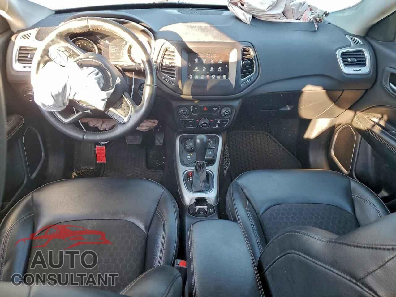 JEEP COMPASS 2018 - 3C4NJDBB3JT207642