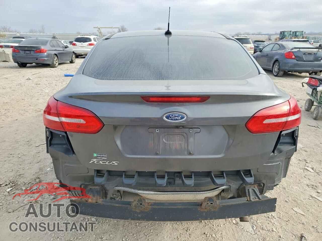 FORD FOCUS 2018 - 1FADP3E21JL259675