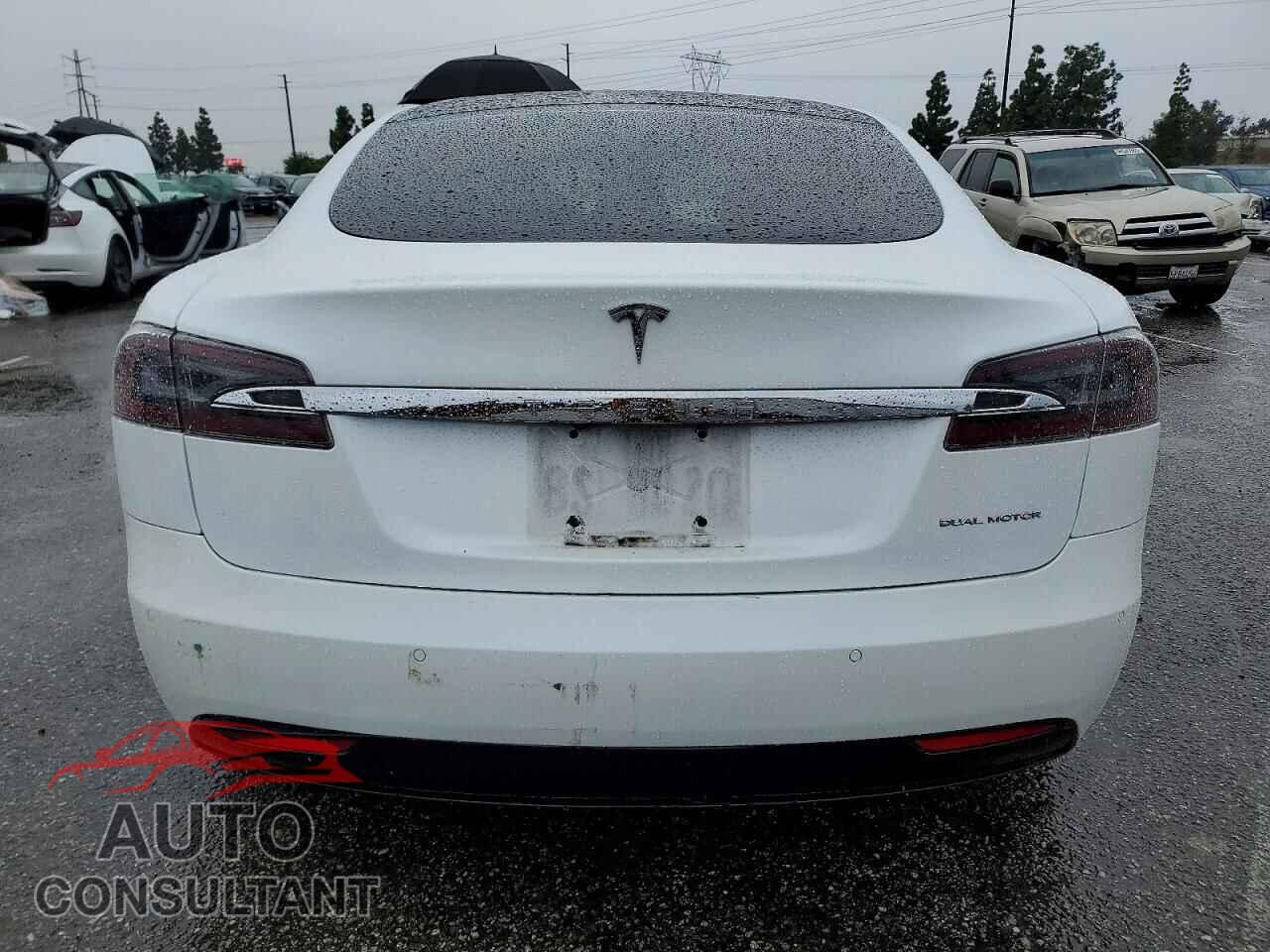 TESLA MODEL S 2020 - 5YJSA1E28LF400576