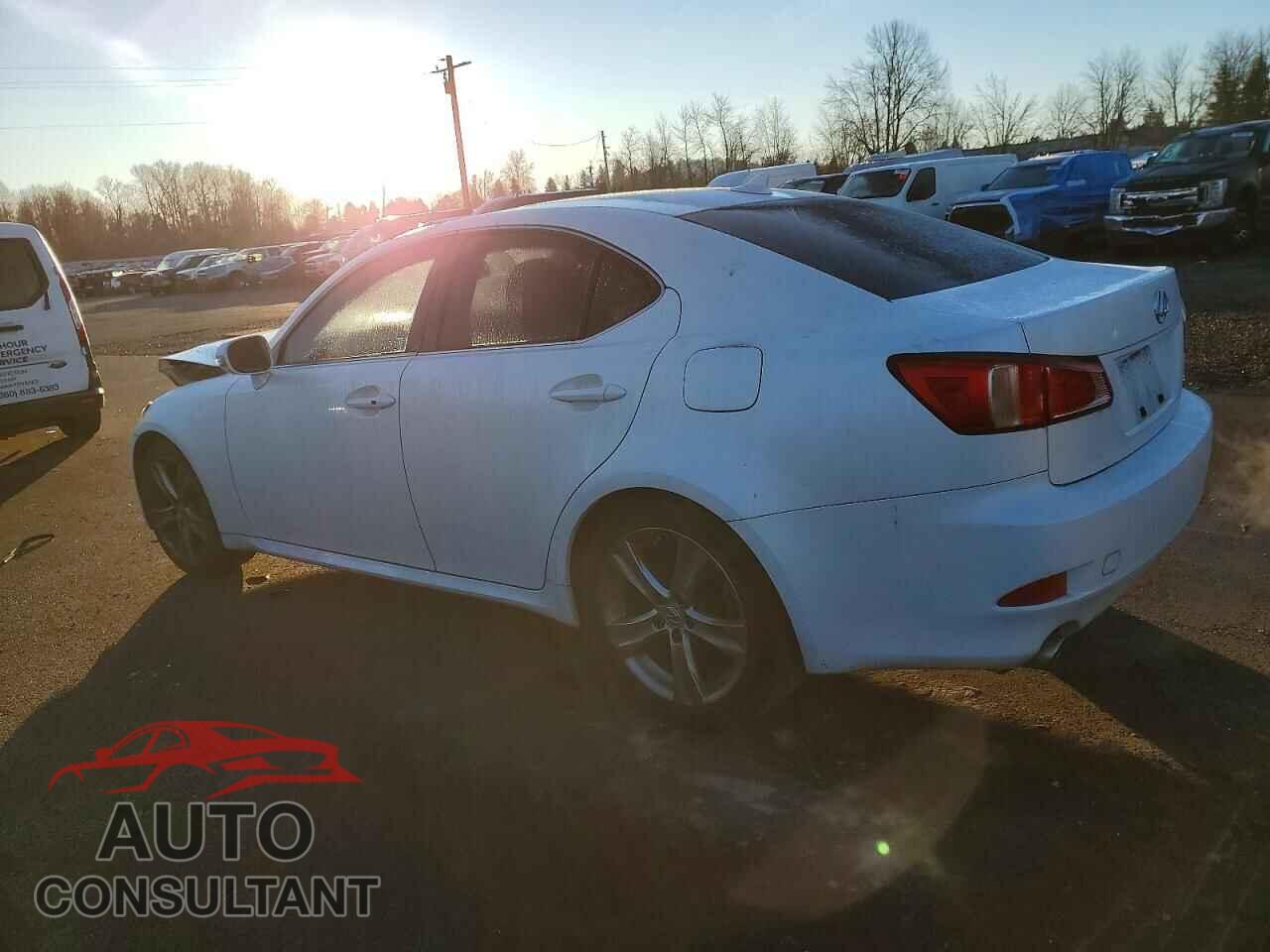 LEXUS IS 2011 - JTHBF5C21B5133484