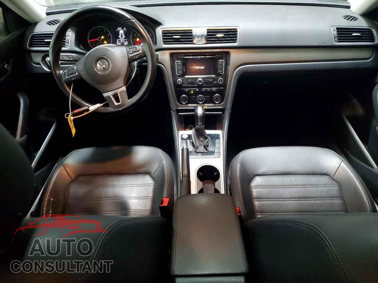 VOLKSWAGEN PASSAT 2015 - 1VWBT7A39FC122006