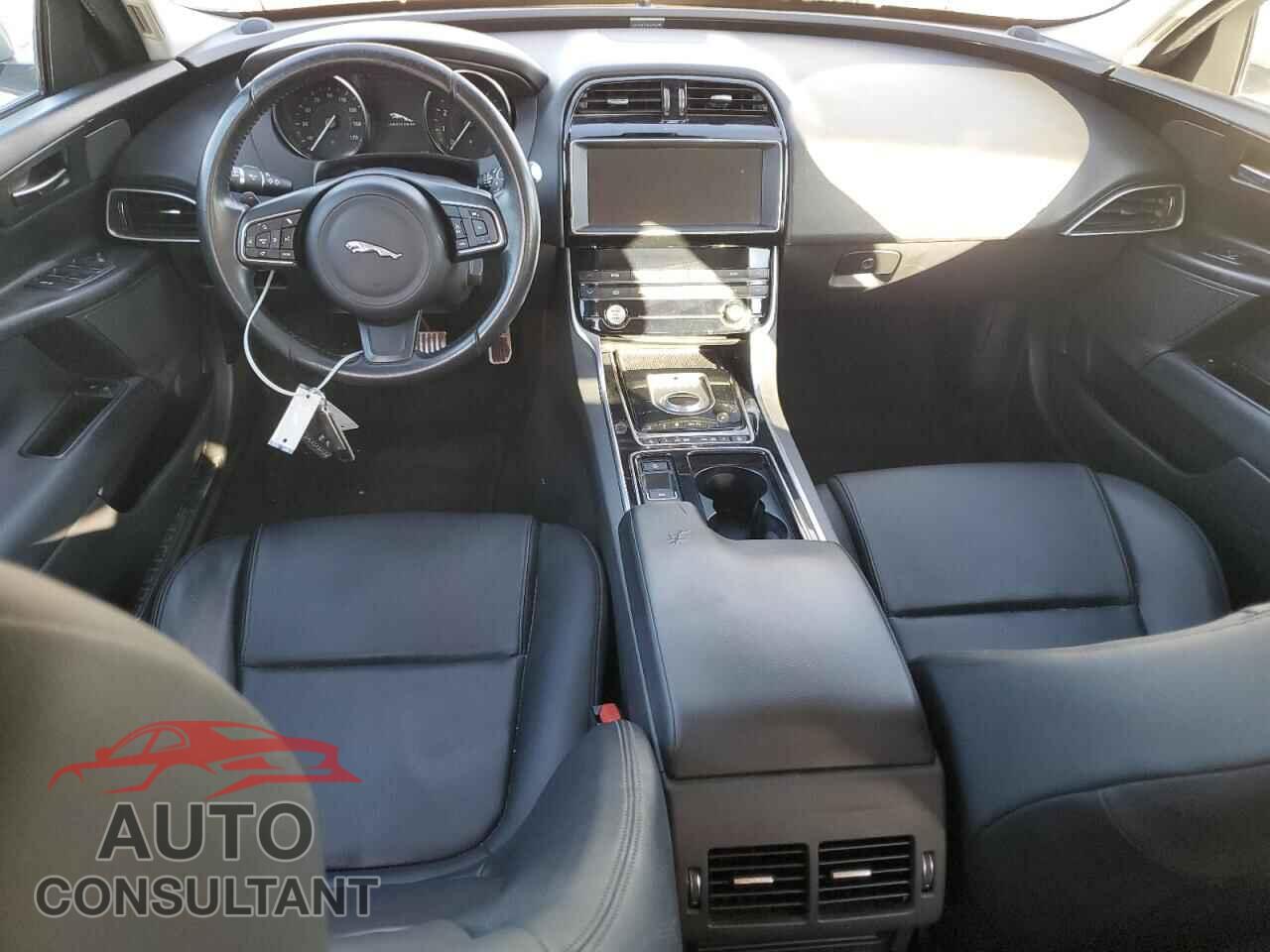 JAGUAR XE 2019 - SAJAR4FX7KCP48298