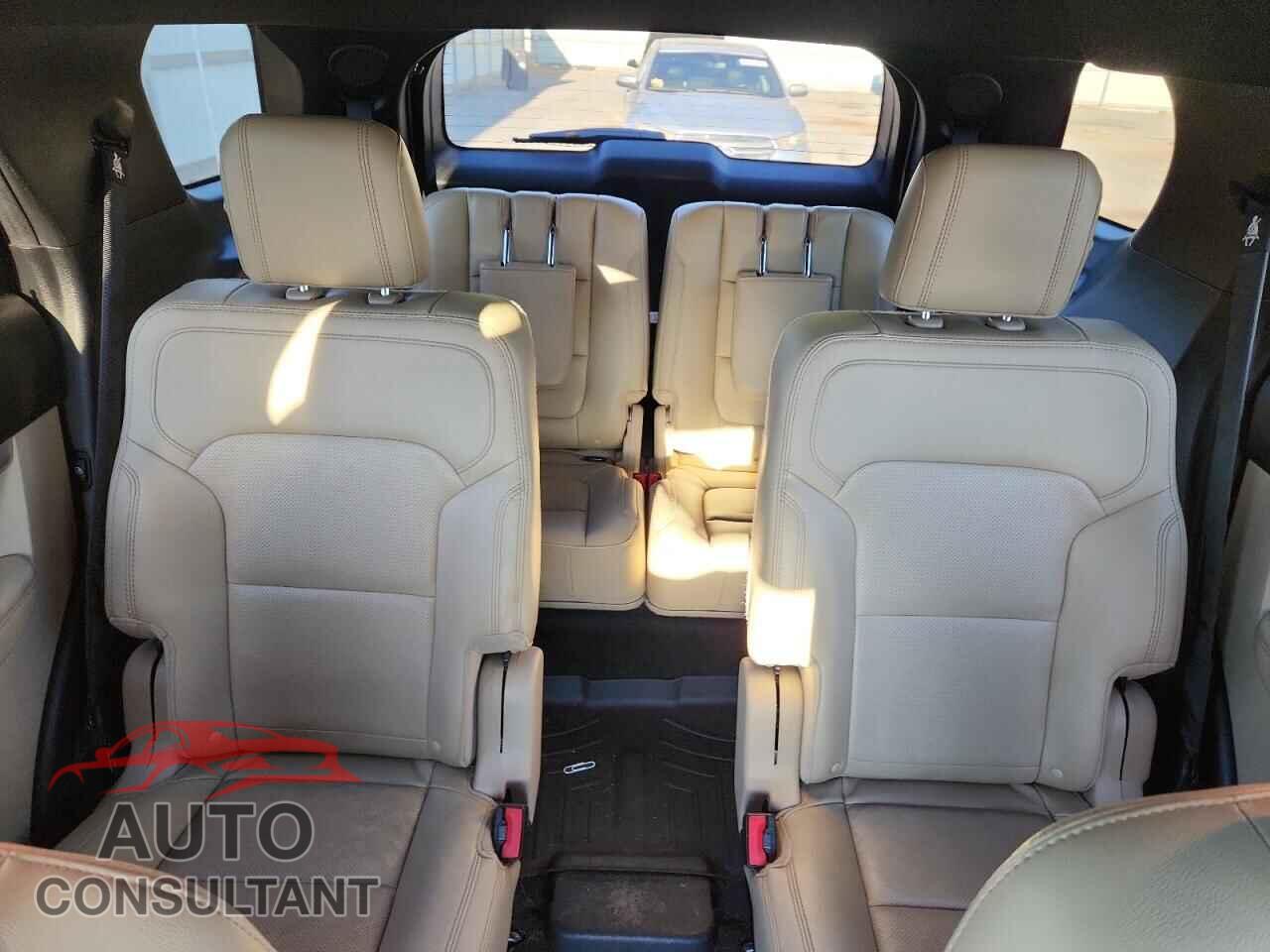 FORD EXPLORER 2017 - 1FM5K7FH3HGD35371