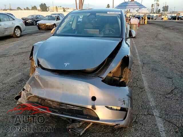 TESLA MODEL Y 2024 - 7SAYGDED7RF192231