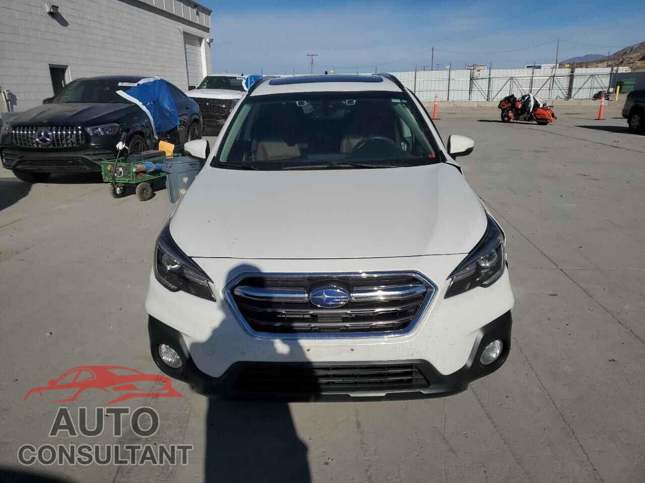 SUBARU OUTBACK 2018 - 4S4BSATC0J3301121
