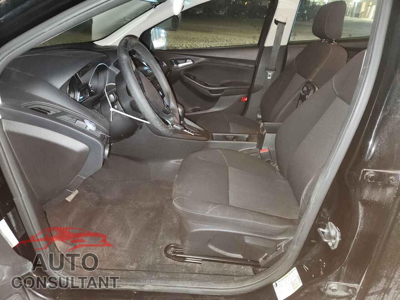 FORD FOCUS 2018 - 1FADP3K27JL201431
