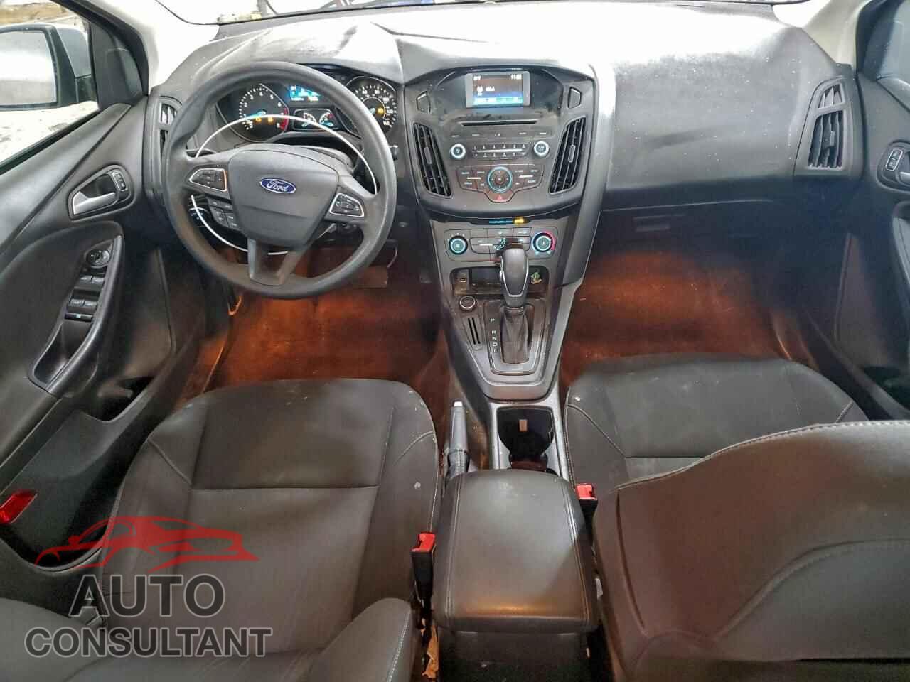 FORD FOCUS 2017 - 1FADP3F24HL225092
