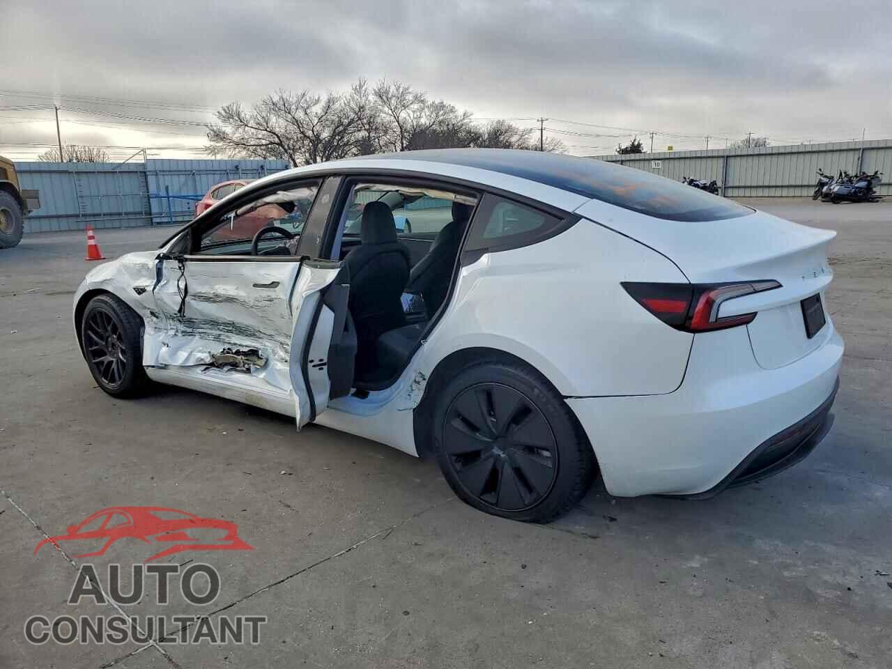 TESLA MODEL 3 2024 - 5YJ3E1EA9RF869877