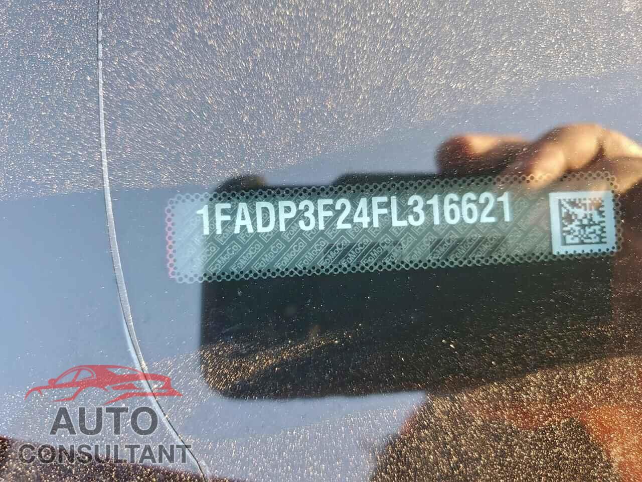 FORD FOCUS 2015 - 1FADP3F24FL316621