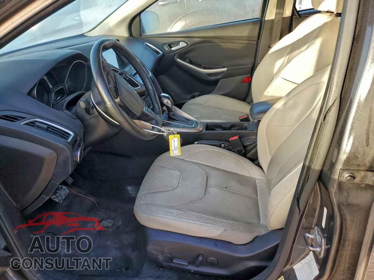 FORD FOCUS 2016 - 1FADP3N25GL330420