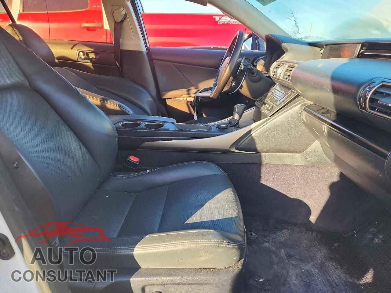 LEXUS IS 2014 - JTHBF1D27E5028184