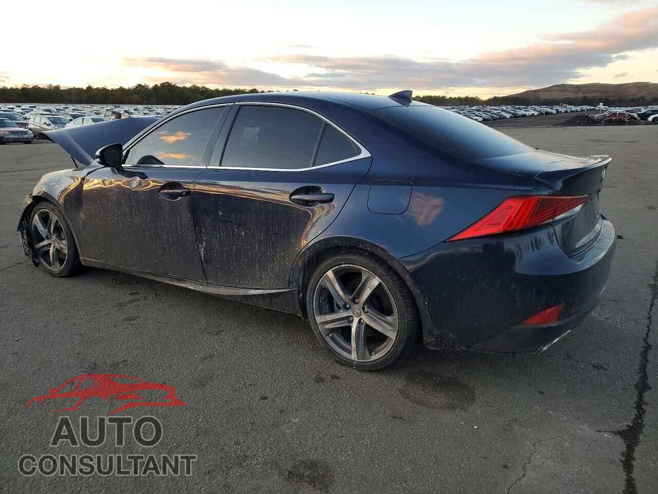 LEXUS IS 2018 - JTHC81D2XJ5027538